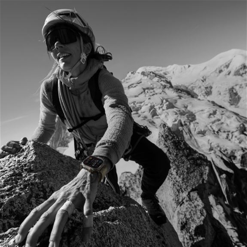 Apple Watch Ultra 2 Titanium Case, Blue / Black Trail Loop Band + Cellular MRF63RB/A